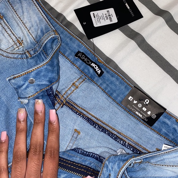 Light Wash Ripped Jeans - Picture 5 of 5